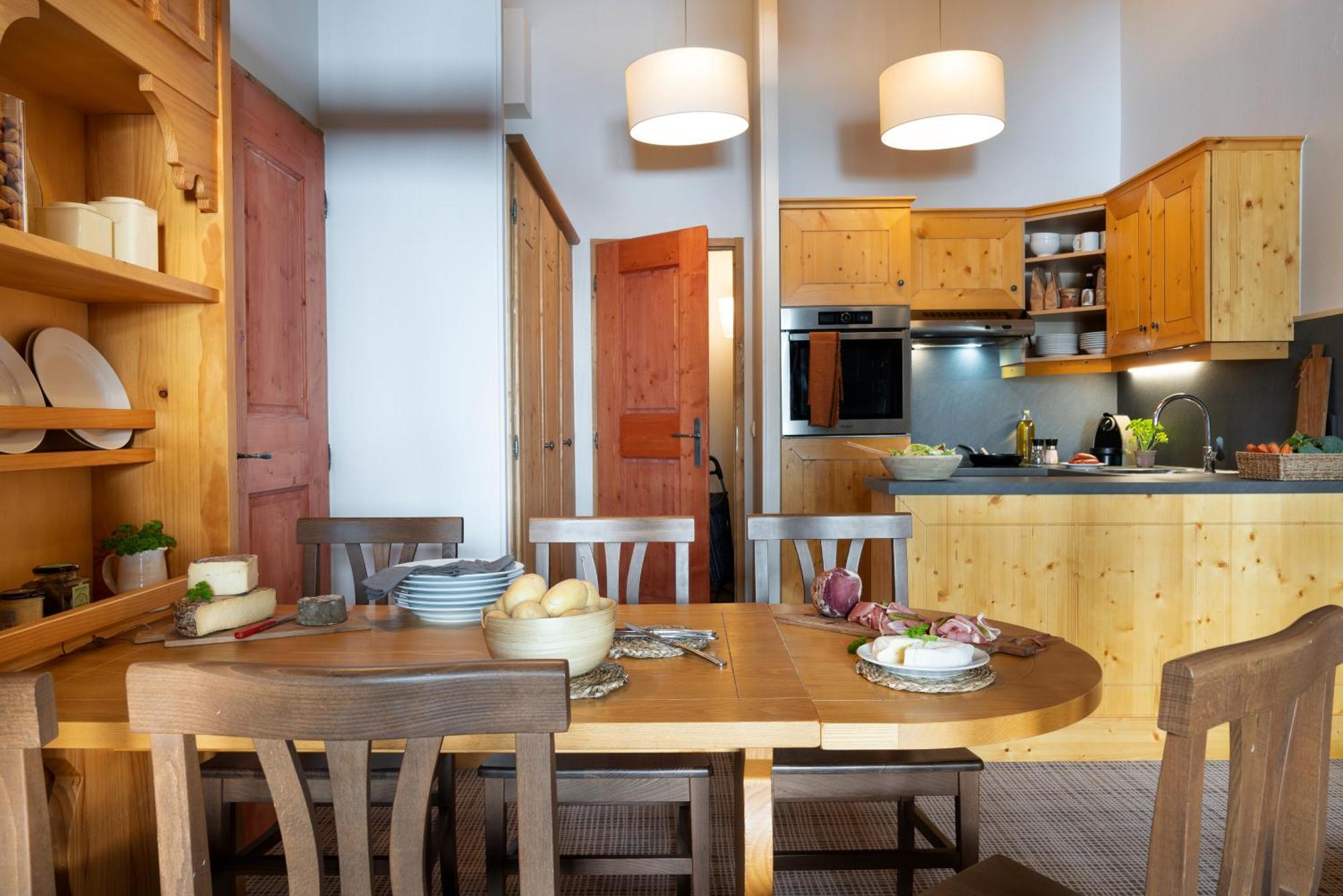 Pierre & Premium Arc 1950 Le Village 5*